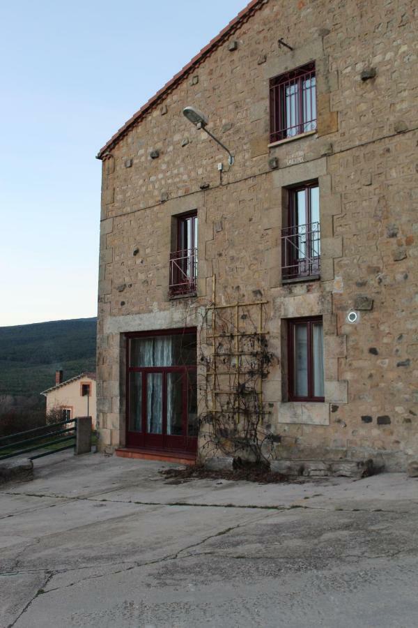 Gasthaus La Casa De La Petra Quintanar de la Sierra Exterior foto